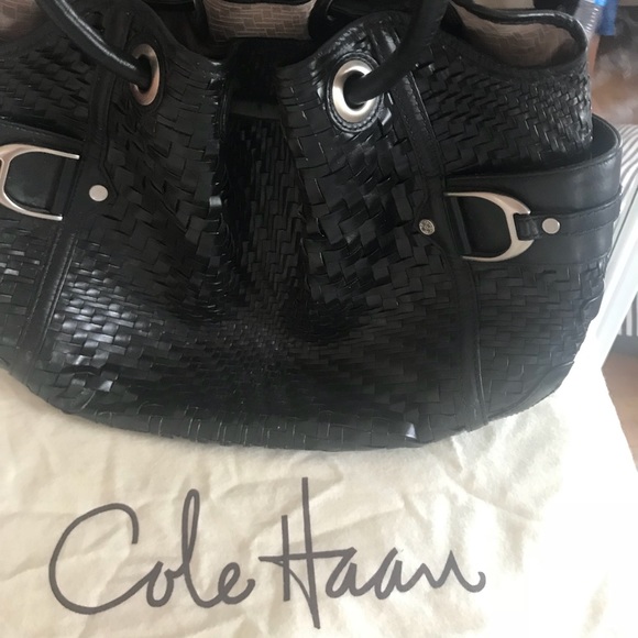 Cole Haan Handbags - Beautiful Cole Haan shoulder bag